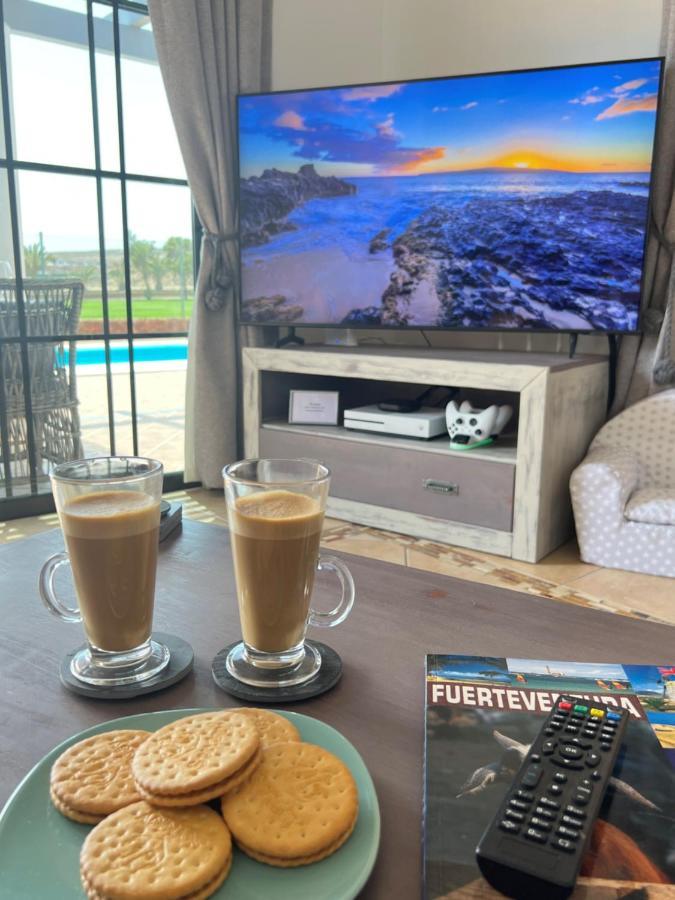 Villa Eva - New To The Market, Fully Refurbished Licensed Villa - Private Pool 科斯塔卡莱塔 外观 照片