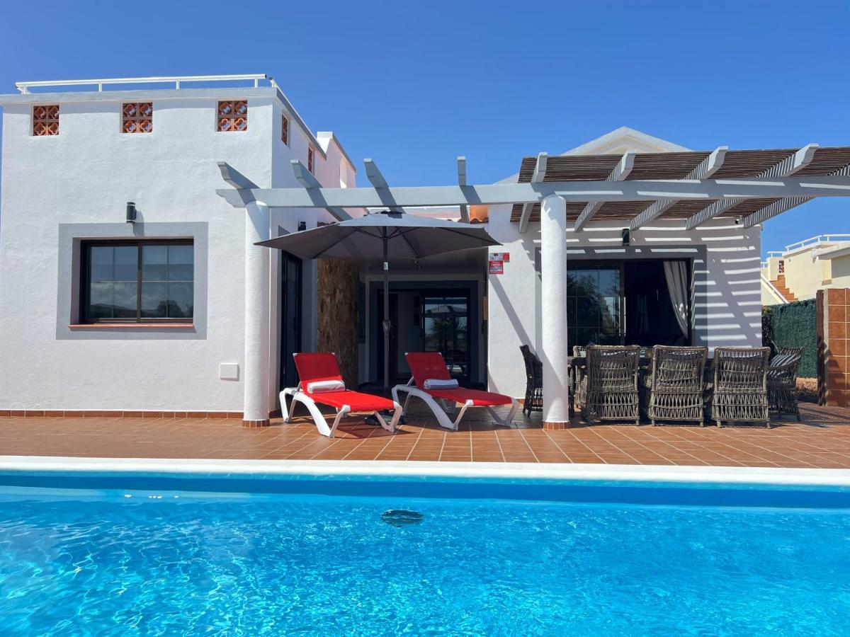 Villa Eva - New To The Market, Fully Refurbished Licensed Villa - Private Pool 科斯塔卡莱塔 外观 照片